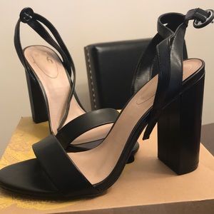 Black heel sandals
